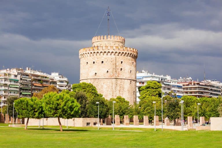 white-tower-thessaloniki-is-monument-museum-waterfront-thessaloniki-capital-region-macedonia-northern-greece